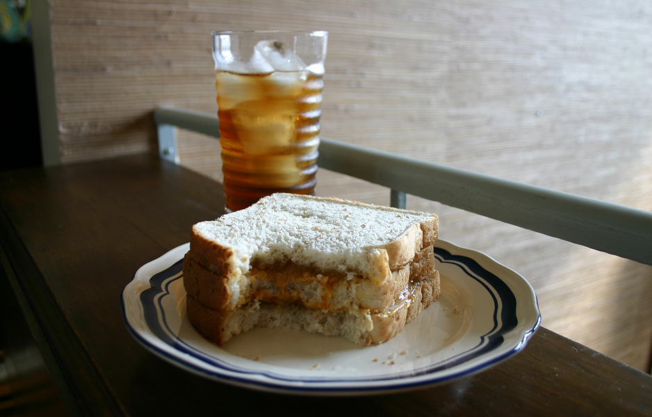 Food - Peanut Butter and Marmalade with Ice Tea!